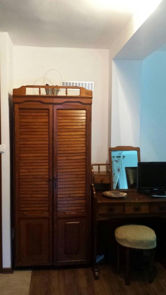 La Buni Buşteni Kamer foto