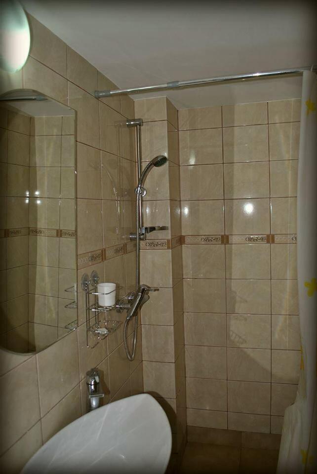 La Buni Buşteni Kamer foto