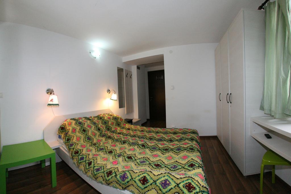 La Buni Buşteni Kamer foto