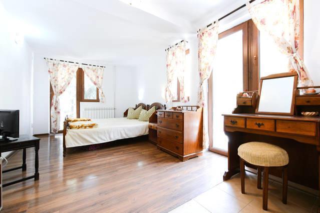 La Buni Buşteni Kamer foto