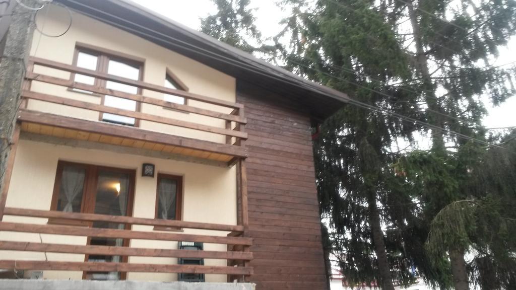 La Buni Buşteni Buitenkant foto